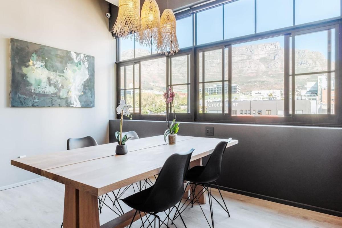 Apartment Sunny Haven In The Heart Of The East W/parking *