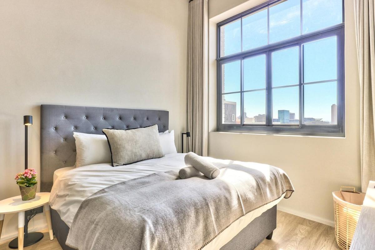 Sunny Haven In The Heart Of The East W/parking * Cape Town