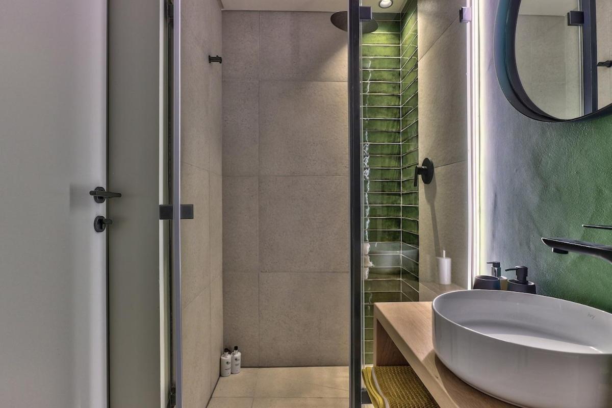 Sunny Haven In The Heart Of The East W/parking Apartment