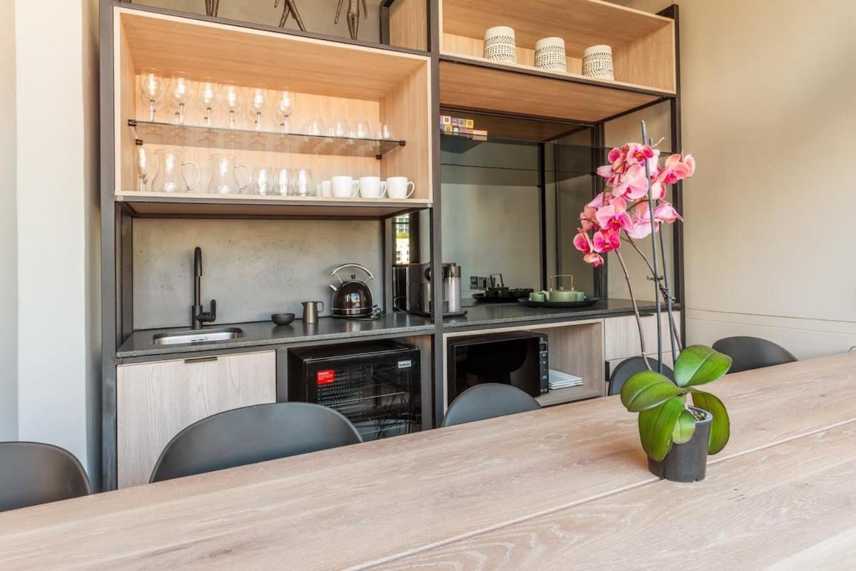 Apartment Sunny Haven In The Heart Of The East W/parking *