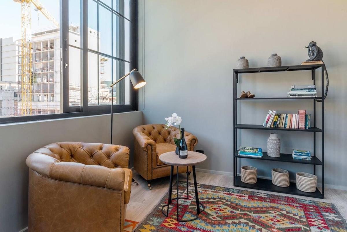Sunny Haven In The Heart Of The East W/parking Apartment *