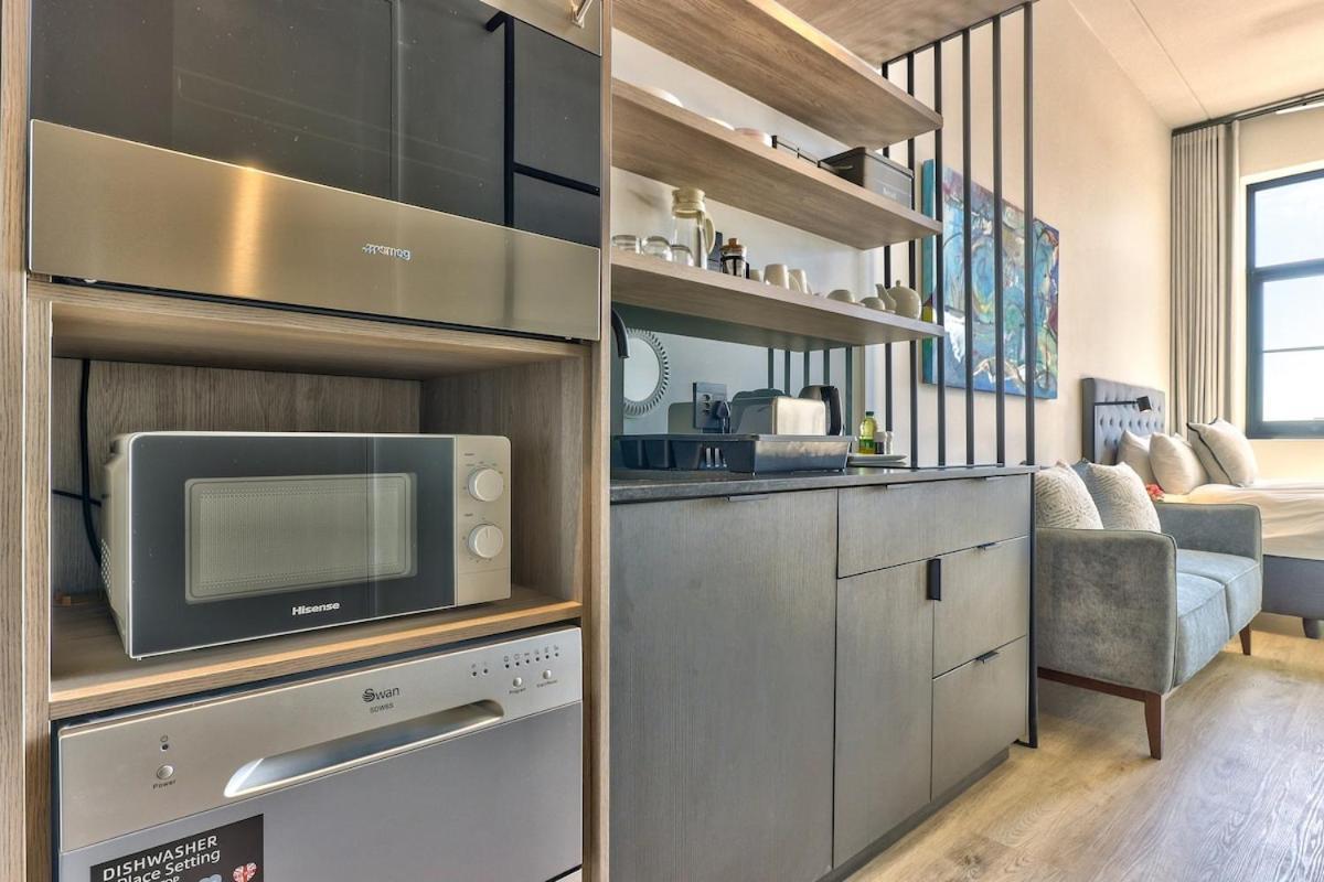 Apartment Sunny Haven In The Heart Of The East W/parking Cape Town