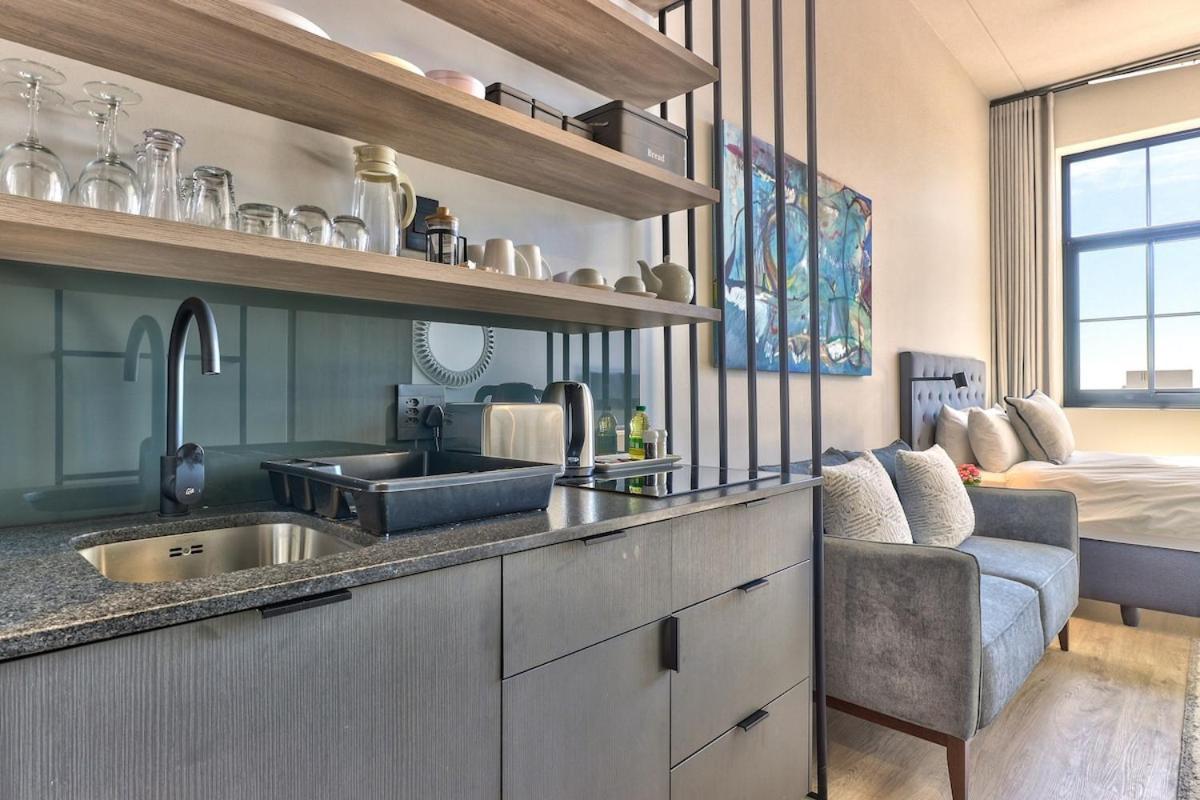 Sunny Haven In The Heart Of The East W/parking Cape Town