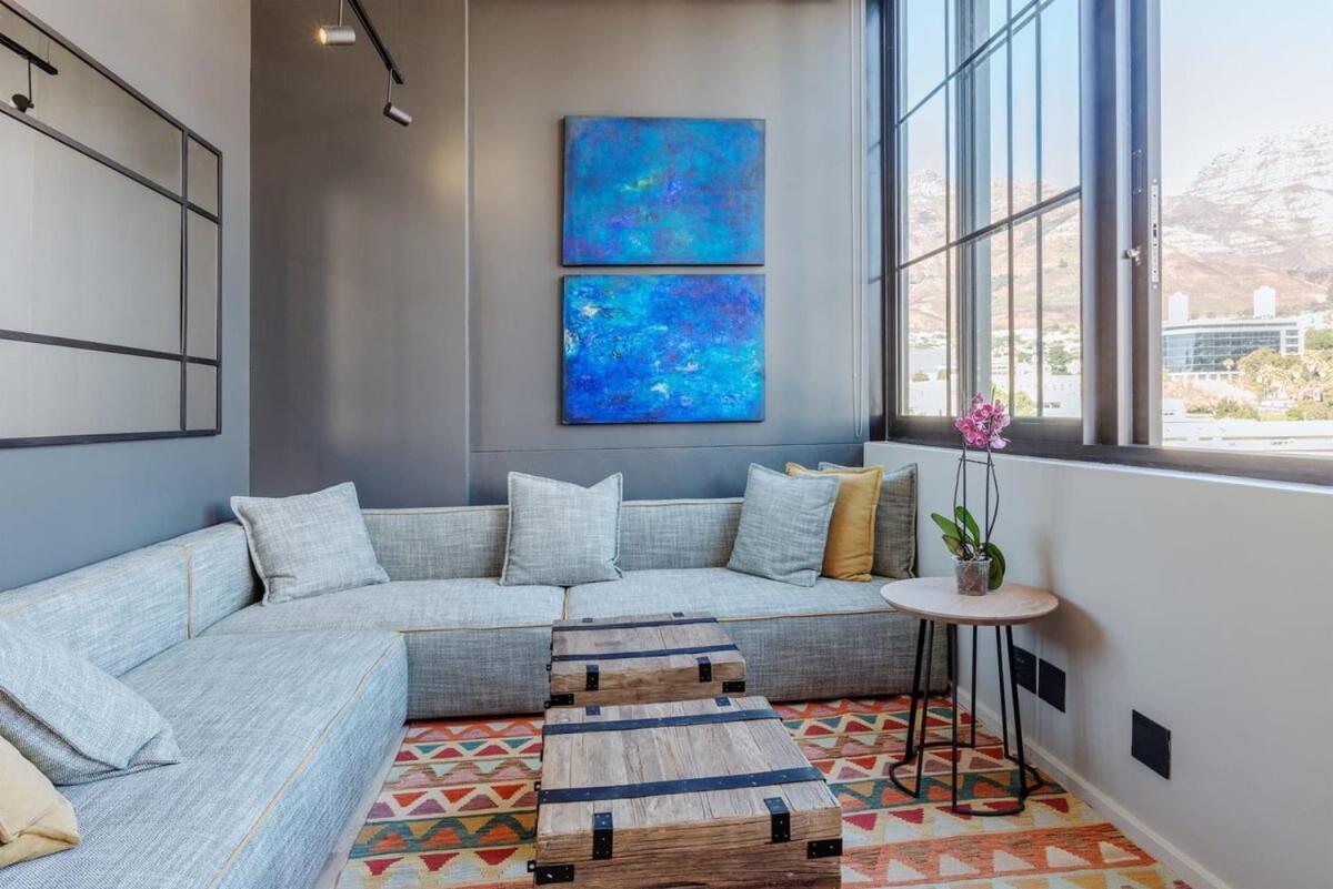 Sunny Haven In The Heart Of The East W/parking Apartment